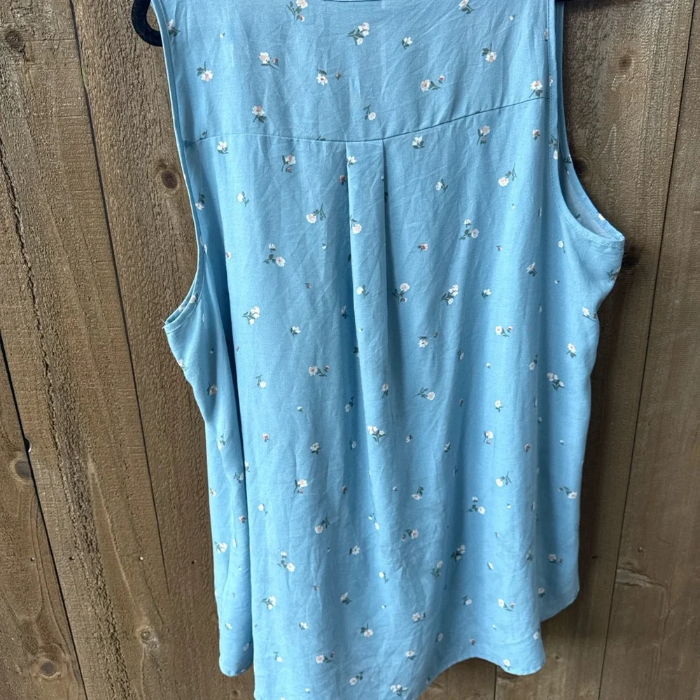 Torrid Hi‑Low Challis Tank Top – Blue Floral – Size 1 - Picture 2 of 6
